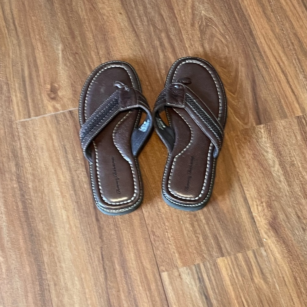 Tommy Bahama Brown Leather Flip Flops size 11M